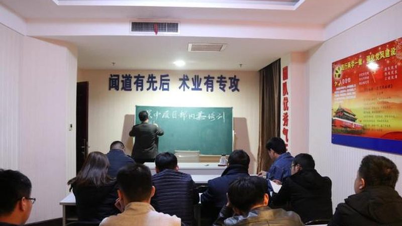市政建造师精讲班与冲刺班：课程设置与学习策略对比